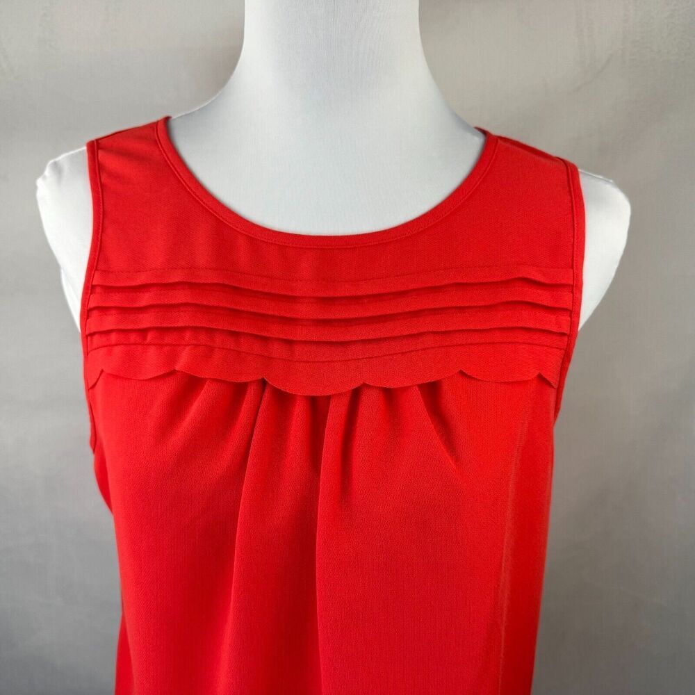 Elle Women Blouse Sz M Round Neck Front Pleated Sleeveless Keyhole Closure