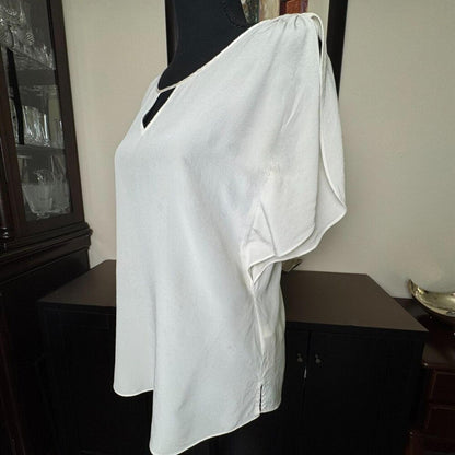 White House Black Market Top Sz S 100% Silk Chiffon Cream Flutter Sleeve