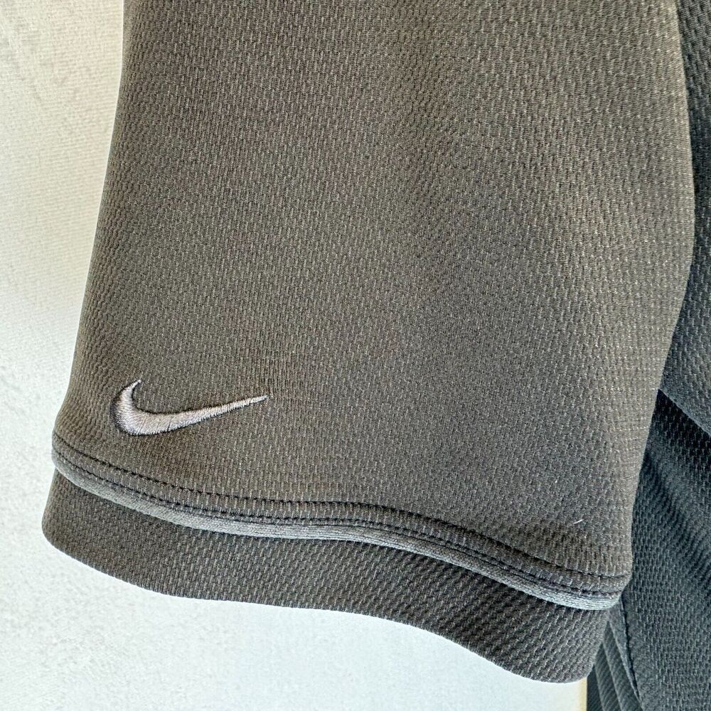 Nike Golf Dri Fit Men Polo Sz M Black and Gray Trim Short Sleeve Collared Top