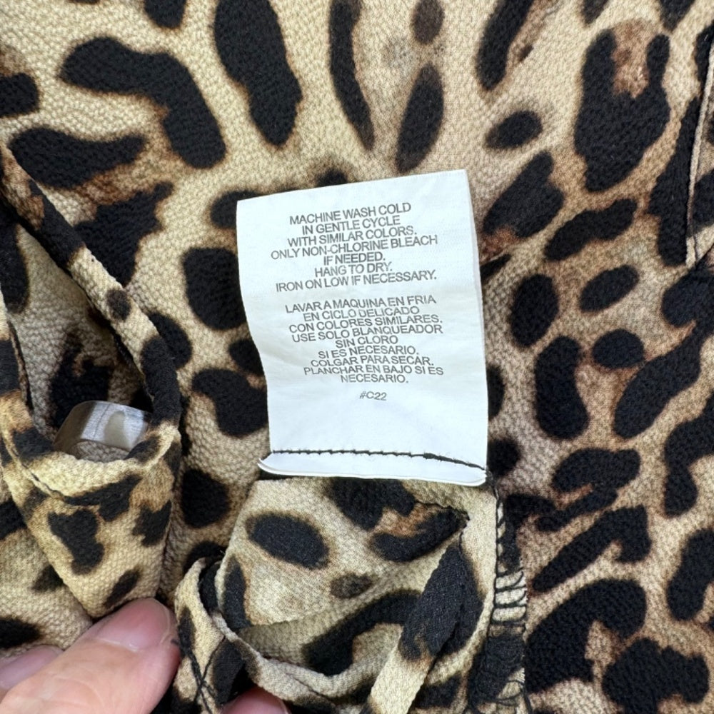Lily White Top Women Sz M Animal print off should short sleeves scoop neck