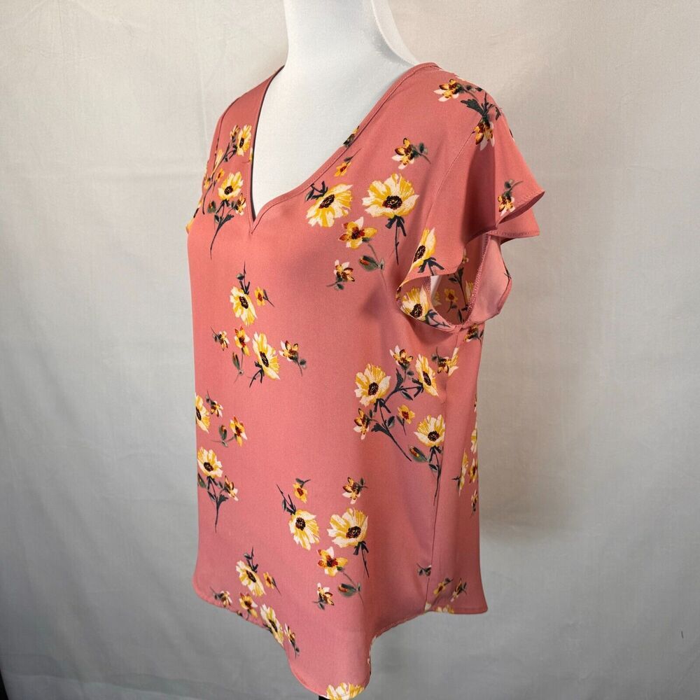 Lily White Ladies Sz M Dusty Pink Floral VNeck Cap Ruffle Sleeves