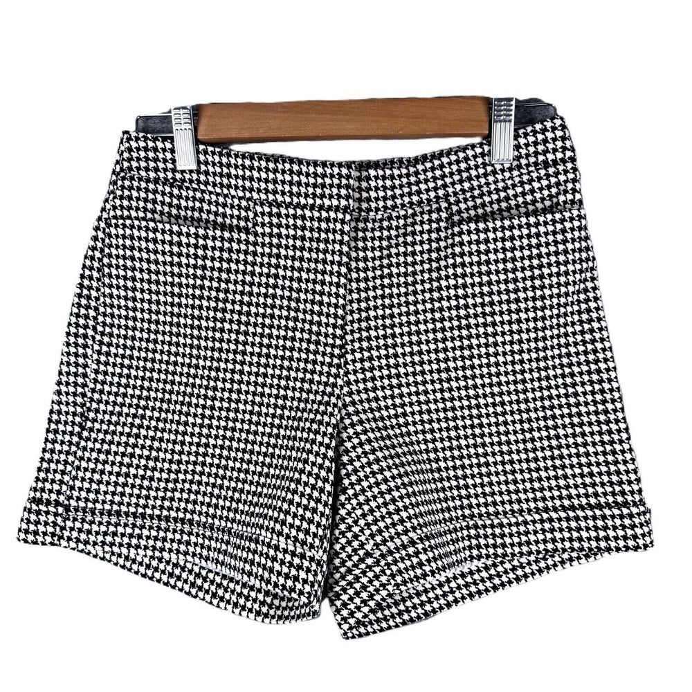 SOHO Women’s  Black & White Houndstooth Shorts w/ Pockets, Elastic - Size 6