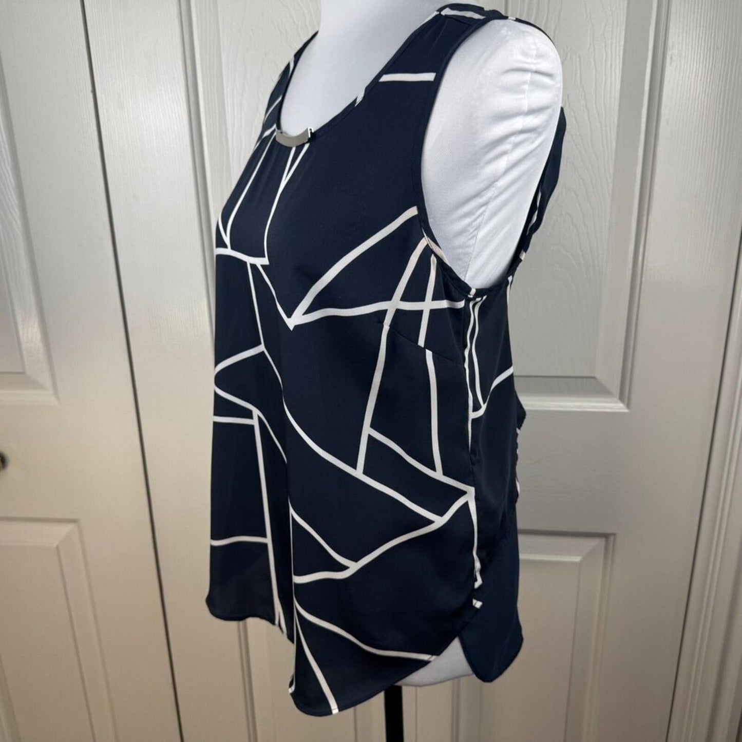 DKNY Women Blouse Sz M Navy Geo Print Round Neck Sleeveless Flowey Sheer Back