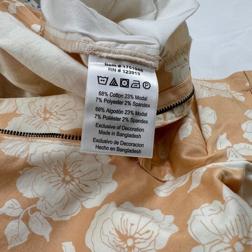Jachs Girlfriend Women Sz M Shorts Zipper Tan Printed cream flowers Chino