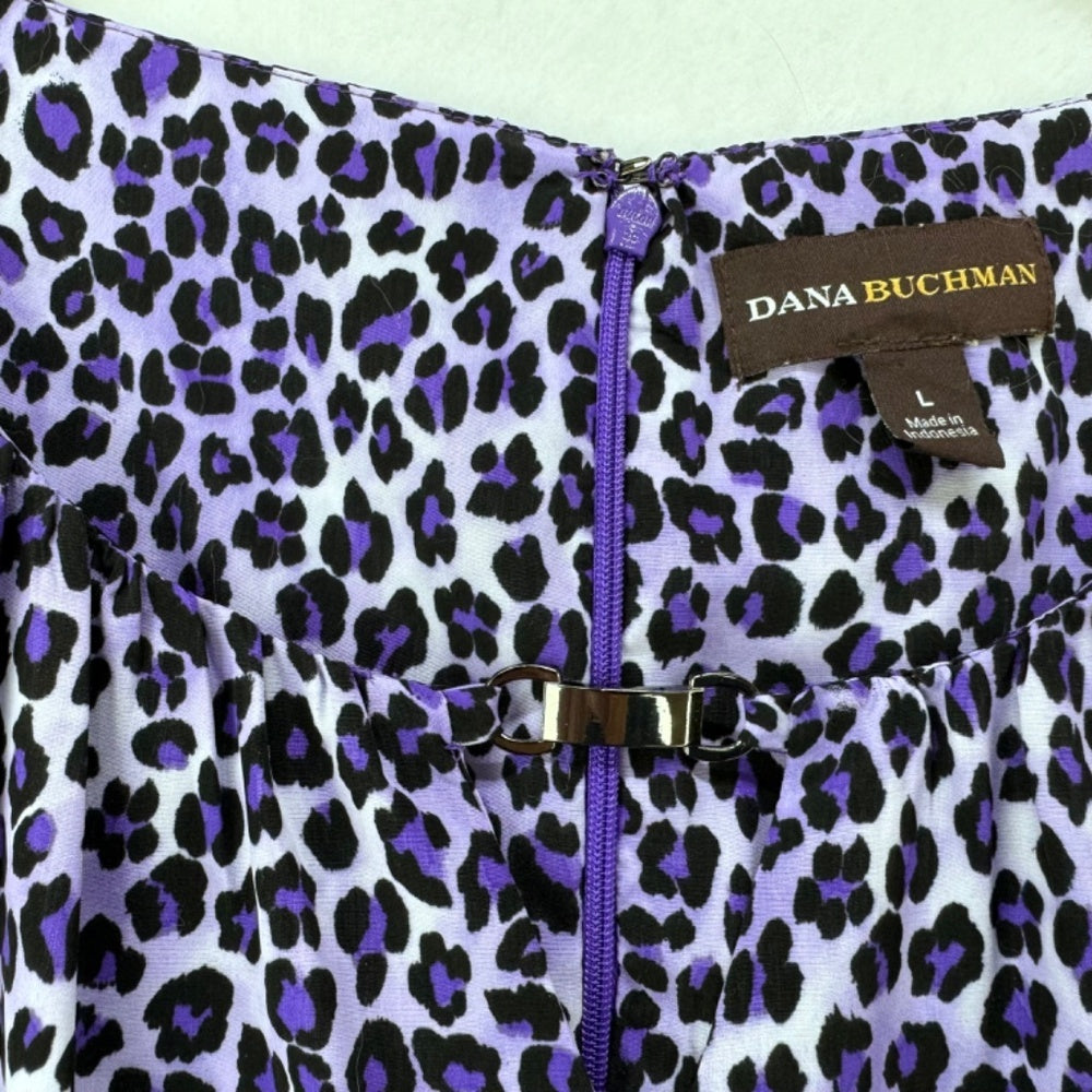 Dana Buchman Top Women Sz L Purple animal print sleeveless slight V-Neck clasp