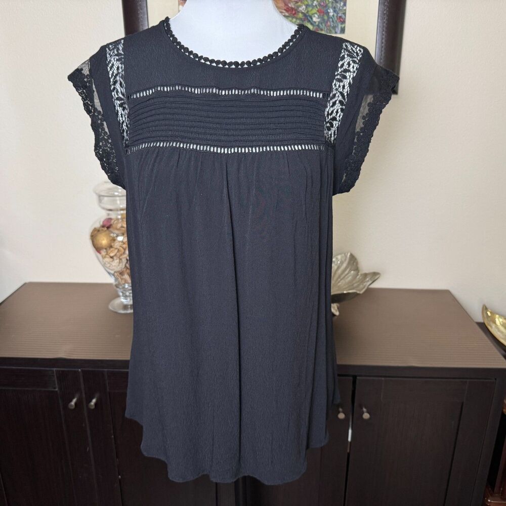 Daniel Rainn Blouse Sz M Black Rayon Ladder Stitch Lace Crochet Cap Sleeves