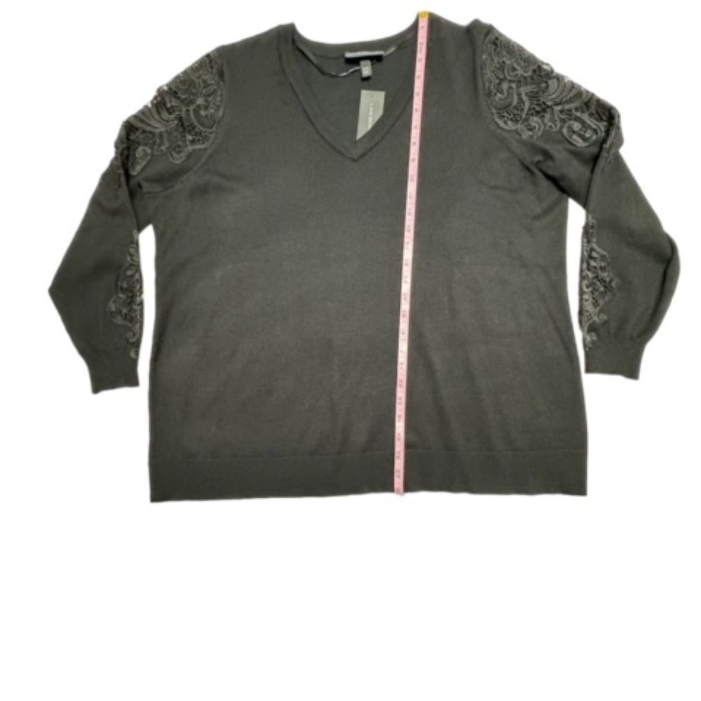 Lane Bryant Women's Size 18/20 Black Lace Appliqué V-Neck Pullover Lightweight Knit Sweater