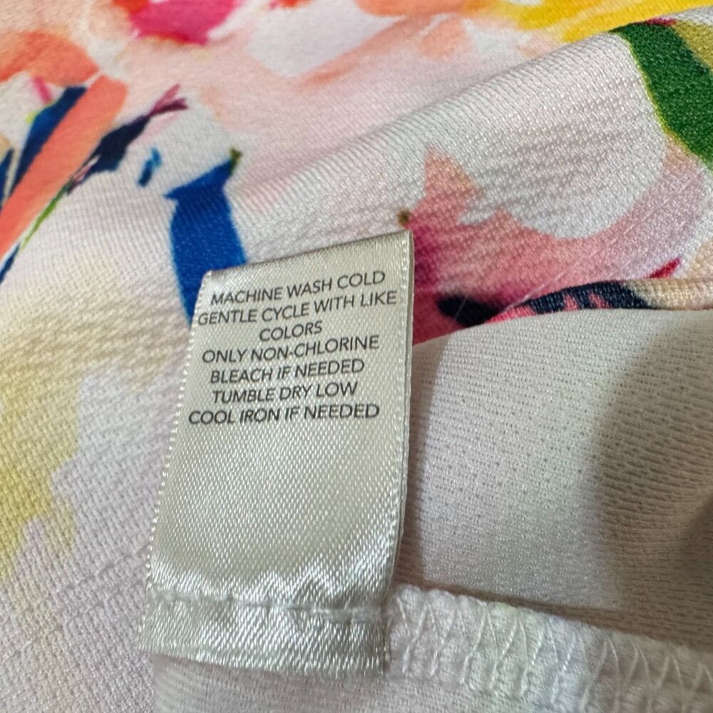 Christopher & Banks Top Sz Petite P/S Colorful Floral Round Neck Sleeveless