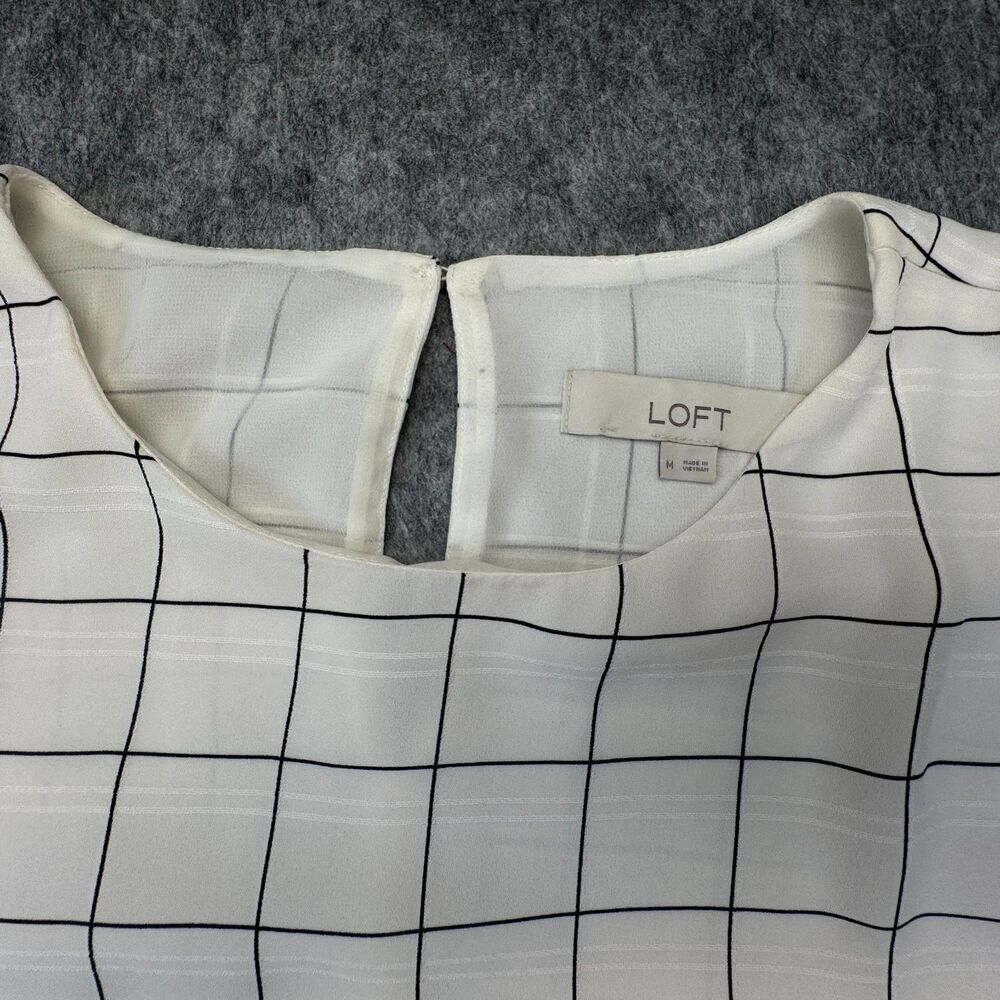 LOFT Top Sz M Ivory Plaid Round Neck Short Sleeve Keyhole Back Peplum Lined