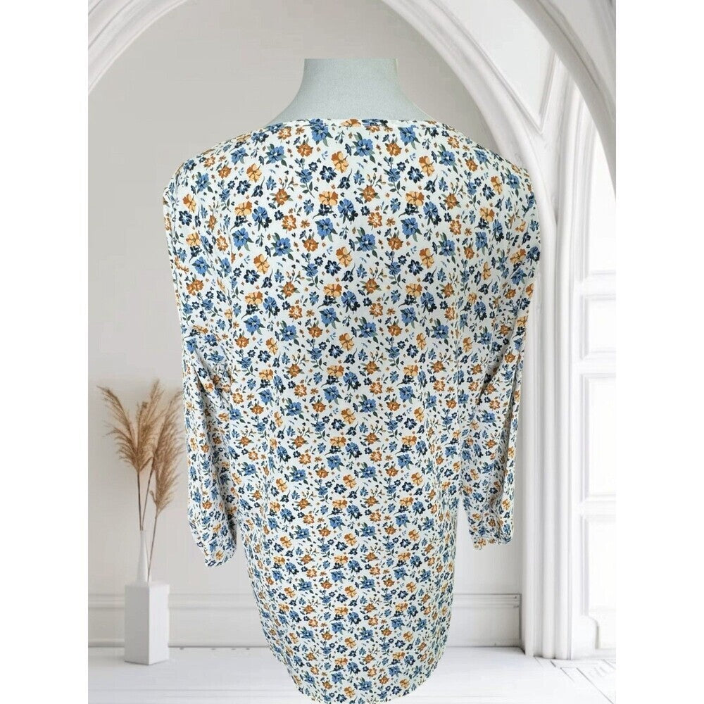 Mario Serrani Women Top Sz S NWT White Floral V-Neck 3/4 Sleeve B2120