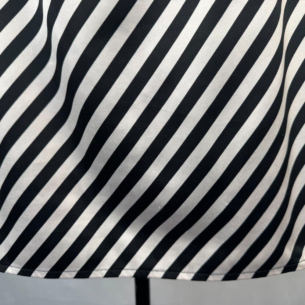 The Limited Women Top Size M Satin Striped Round Pleat Collar Sleeveless