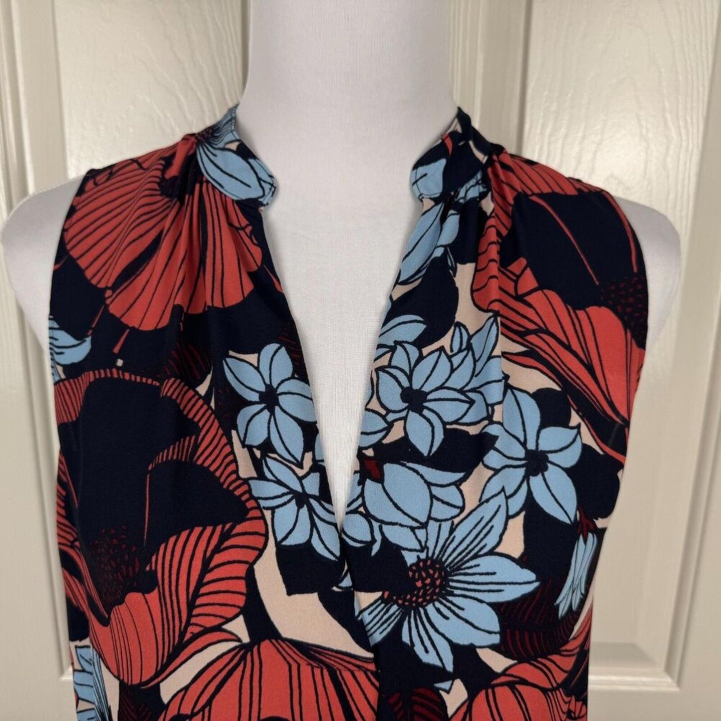 Loft Women Top Sz XS Henley Sleeveless Multicolor Floral Print