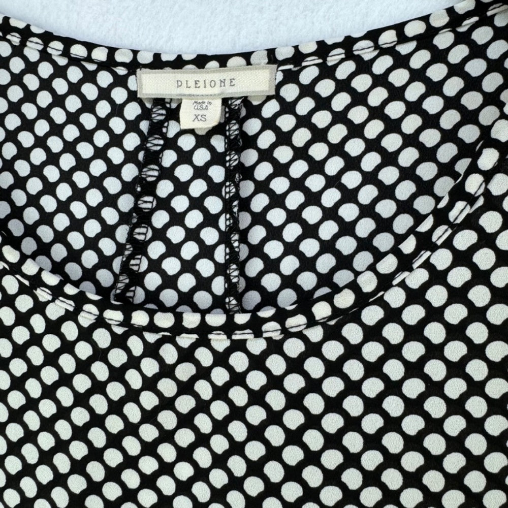Pleione Top Women Sz XS Black polka dot pleated back