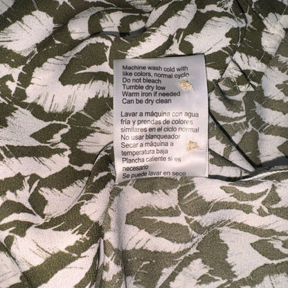 Jachs Girlfriend Blouse Sz S Notch V-Neck hidden button 3/4 sleeve green print