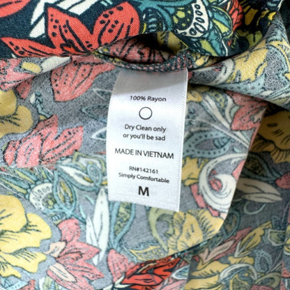 LuLaRoe Blouse Button Down Floral 2pockets raglan sleeves Size Medium