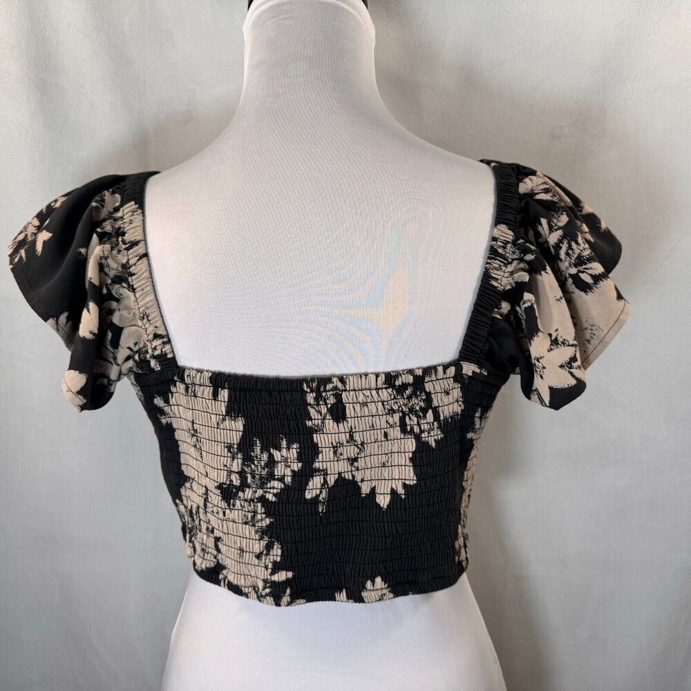 American Eagle Crop Top Sz M Ruched Back Sweetheart Neck Line Flutter Sleeve