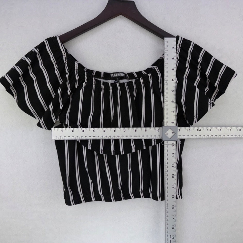 Feathers Ladies Crop Top Sz L Striped Black White Ruffled Sleeves