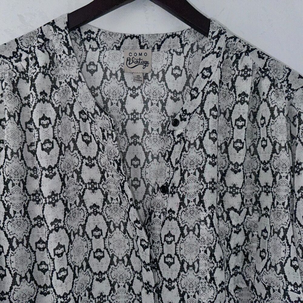 Como Women's Size 2X Black & White Roll Tab Semi-sheer Tunic Blouse