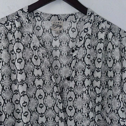 Como Women's Size 2X Black & White Roll Tab Semi-sheer Tunic Blouse