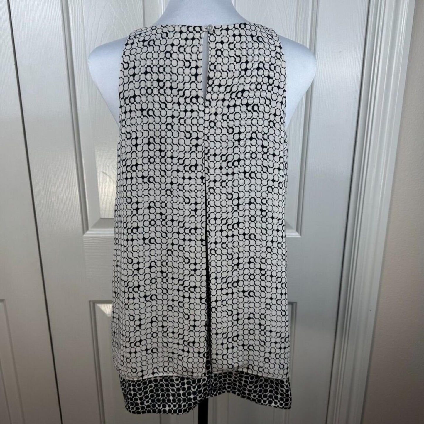 Max Studio Women Halter Top Size Small  Geometric Print Black Beige Sleeveless