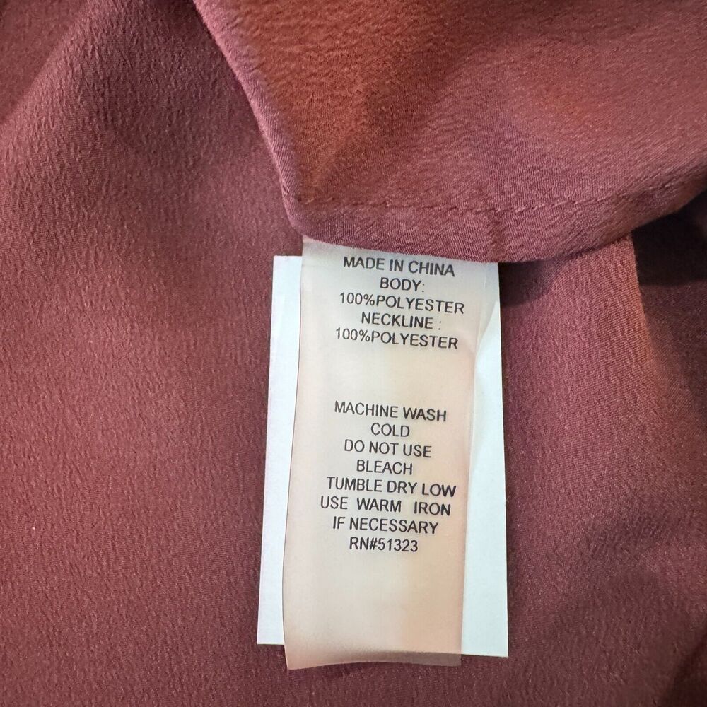 Chaus New York Women Sz M Top Maroon Black Trim Sleeveless Neck Keyhole Career