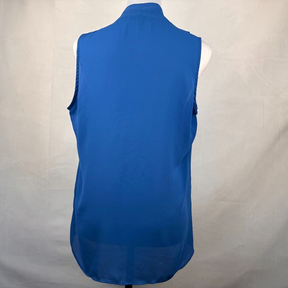 Rose & Olive Ladies Blouse Sz M Blue V-Neck Pullover  Sleeveless