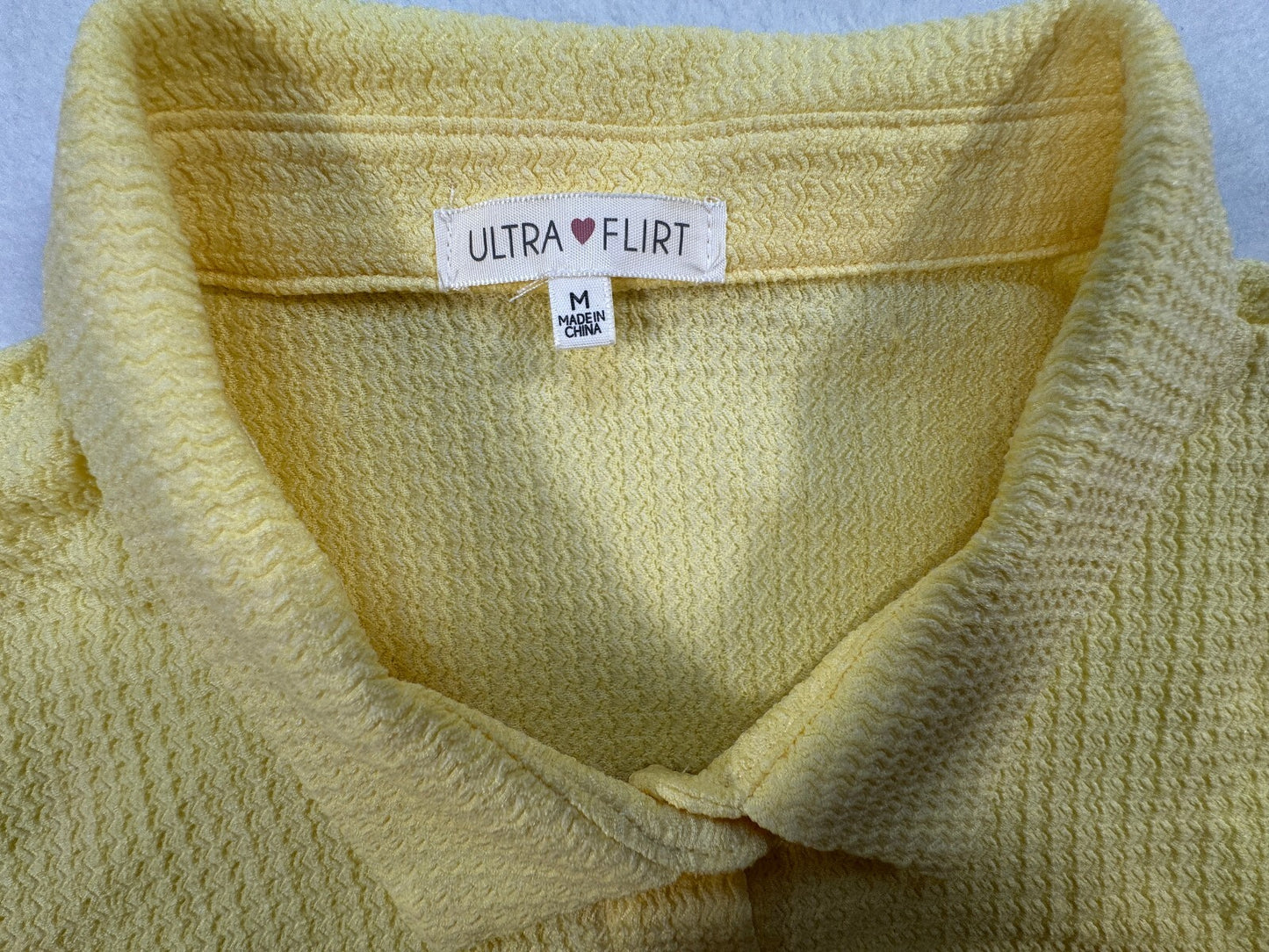 Ultra Flirt Two Piece Set Juniors Size M in Yellow Short Sleeves Button Down NWT
