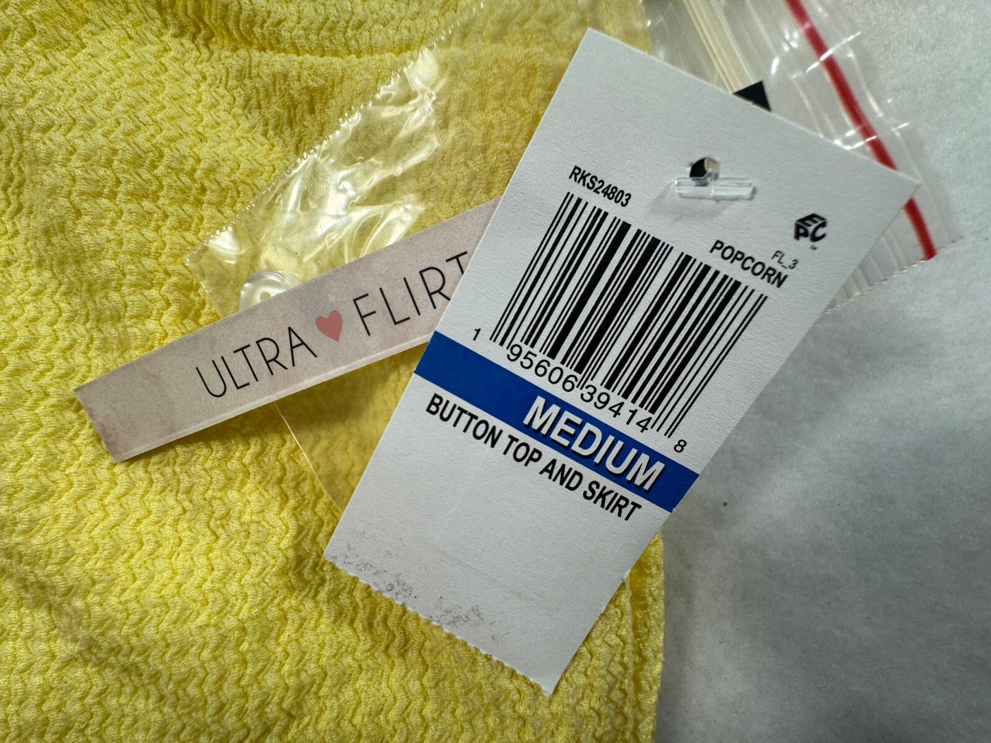 Ultra Flirt Two Piece Set Juniors Size M in Yellow Short Sleeves Button Down NWT