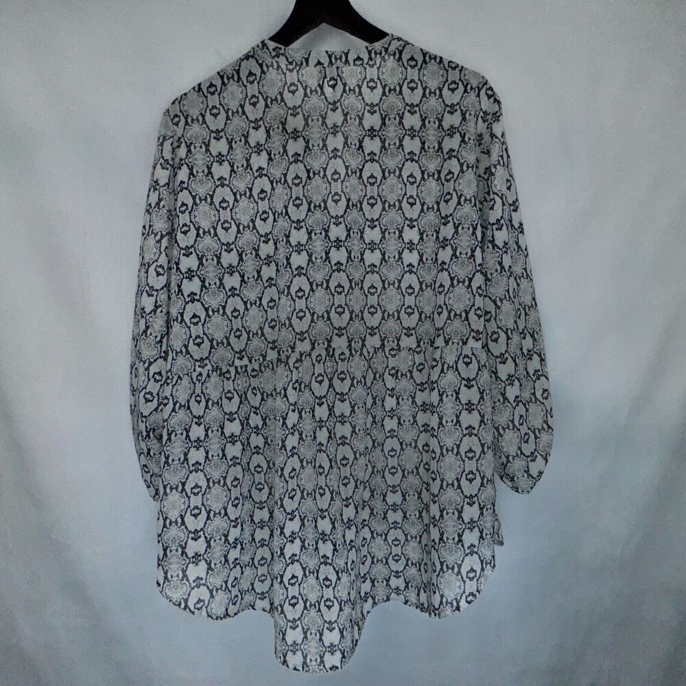 Como Women's Size 2X Black & White Roll Tab Semi-sheer Tunic Blouse