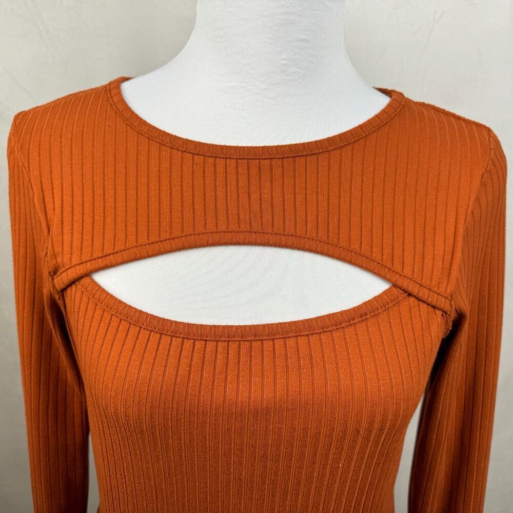 Kim & Cami Knit Top Sz S Rust Ribbed Cutout Chest Long Sleeve
