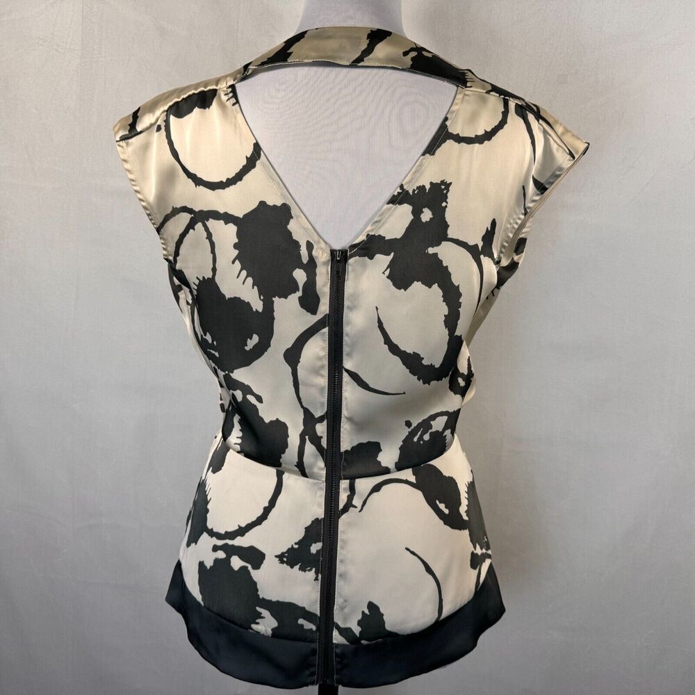 Sound & Matter Blouse Sz M Ivory Charcoal V-Neck Sleeveless Peplum Zip Open Back