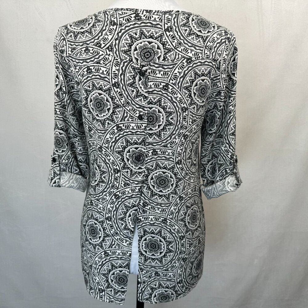 Pink Rose Size M Top White and Black Print 3/4 Sleeve Boat Neck Back Slit