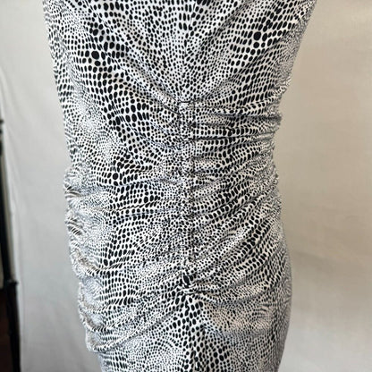 Vince Camuto Top Sz S VNeck Sleeveless White Black Print Pullover Side Ruching