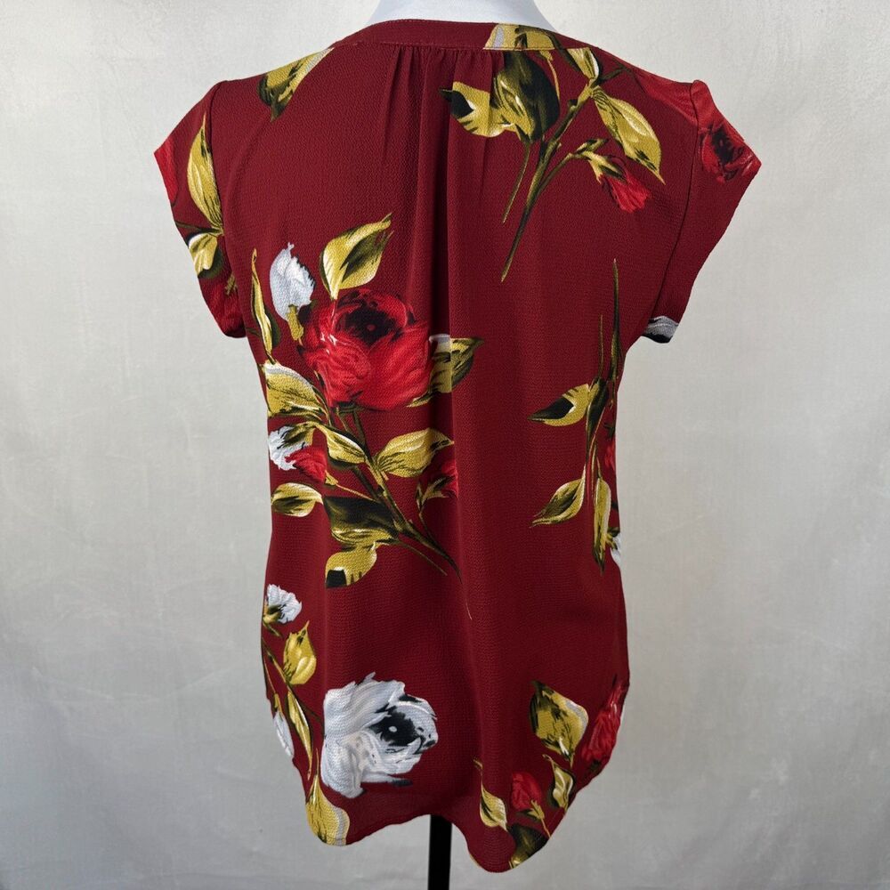 Fun2Fun Women Top Sz XS Burgundy Big Flowers Splitneck Cap Sleeves