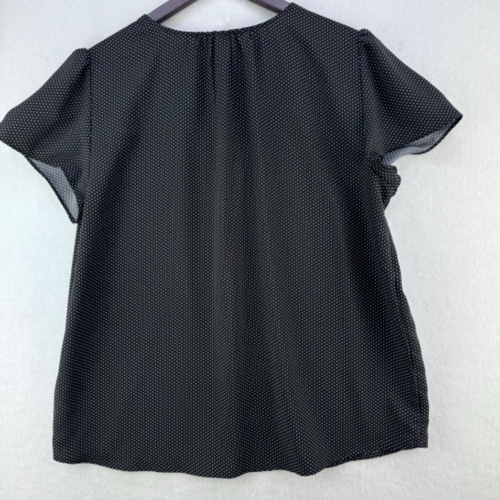 Hilary Radley Top Women Sz M V-Neck short sleeve black with white polka dots