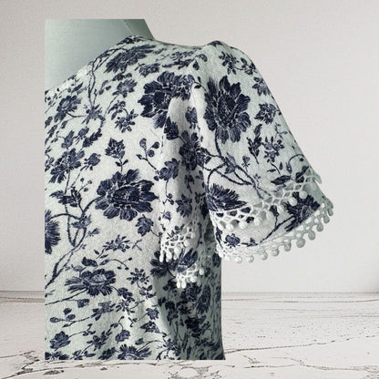 Angels Top Sz S White Navy Blue Floral Round Neck Flutter Sleeve Crochet Trim
