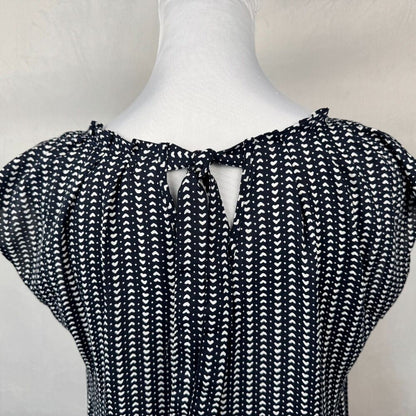 LC Lauren Conrad Blouse Sz S Navy with White Hearts Pleated Neckline Cap Sleeve