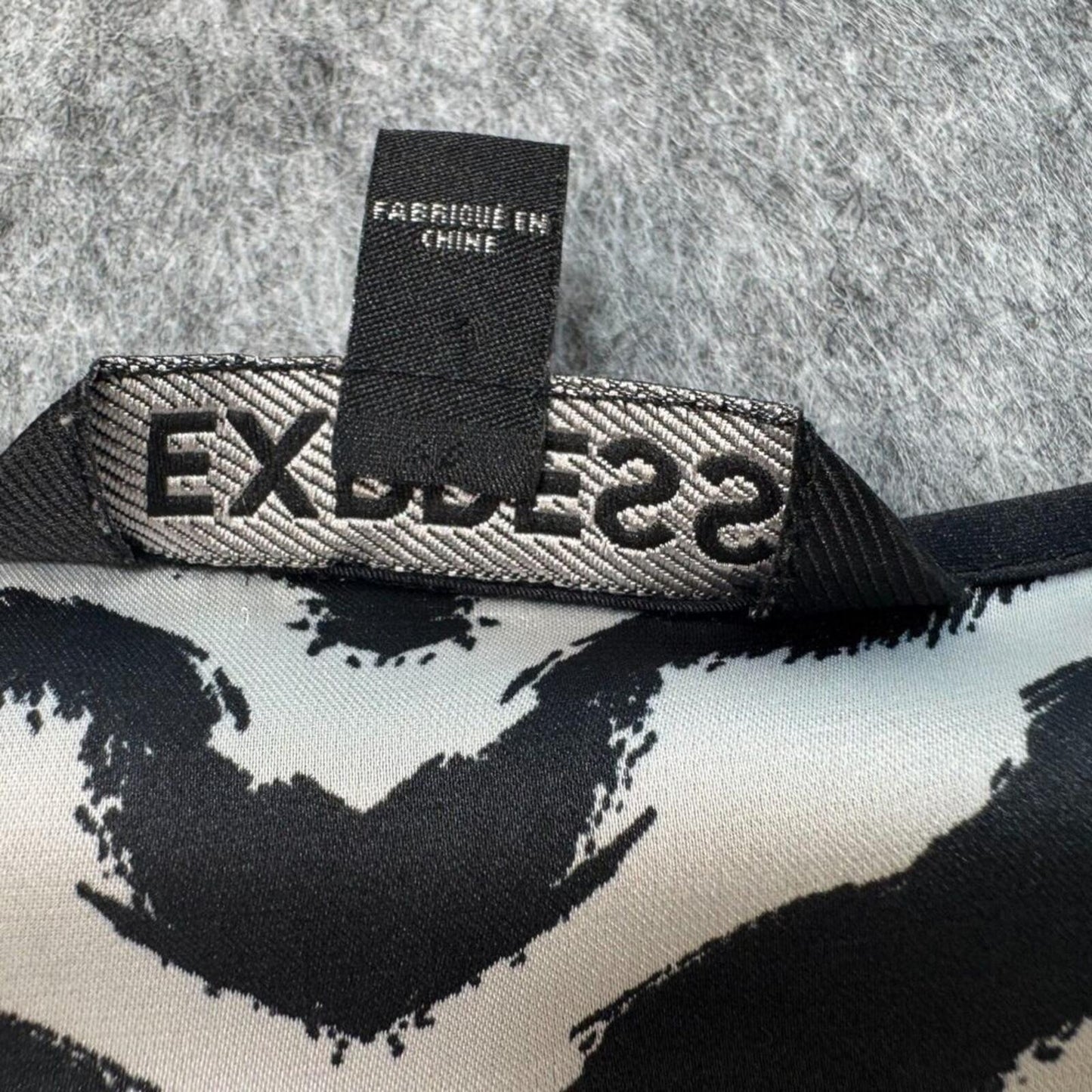 Express Women Top Sz XS Semi Sheer Zebra Black & White Round Neck Cap Sleeve