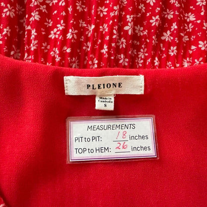Pleione Ladies Top Sz S Accordion Swing Red White Flowers Sleeveless Lined