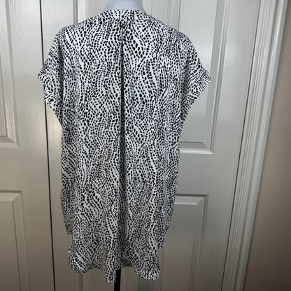 Simply Vera Wang Women Top Sz XXL Black & White Spots VNeck Cap Sleeves