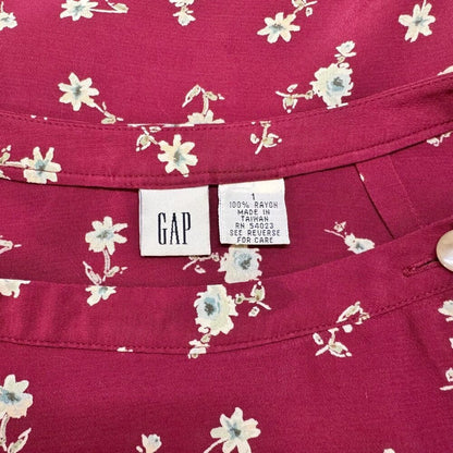 Gap Ladies Flare Skirt Sz 1 Rayon Burgundy white flowers Buttons left front side