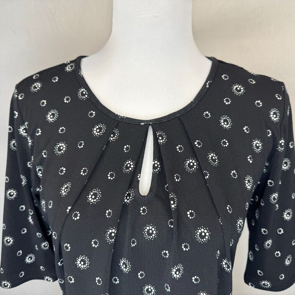 Premise Studio Top Sz S Black White Round Keyhole Neckline Elbow Length Sleeve