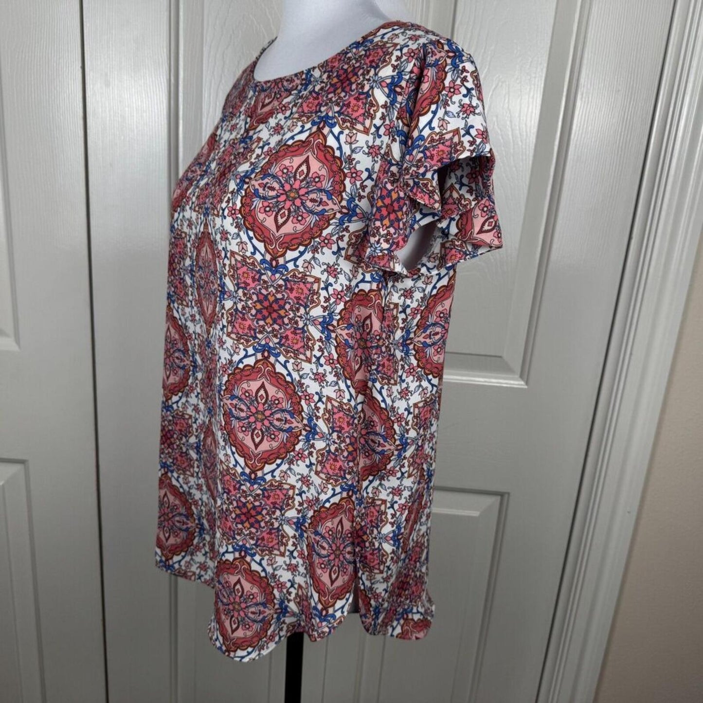LOFT Women Top Sz S White Multicolor Boat Neck Cap Flutter Sleeve Back Cut Out
