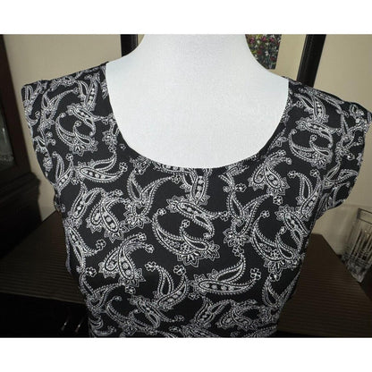 The Limited Women Top Sz XS Black White Paisley Print Round Neck Cap Sleeves