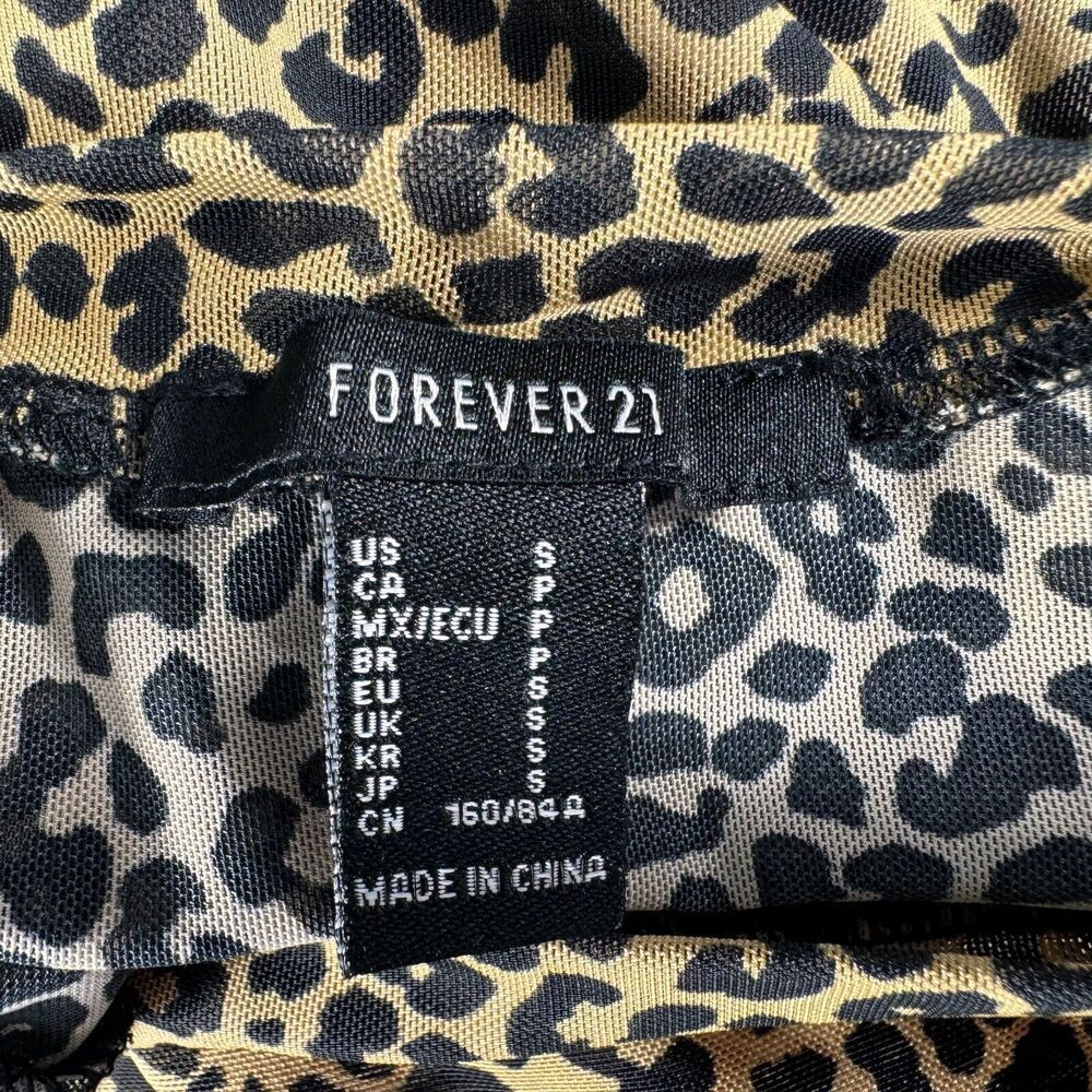 Forever 21 Crop Top Sz S Leopard print Mesh crew neck short sleeve
