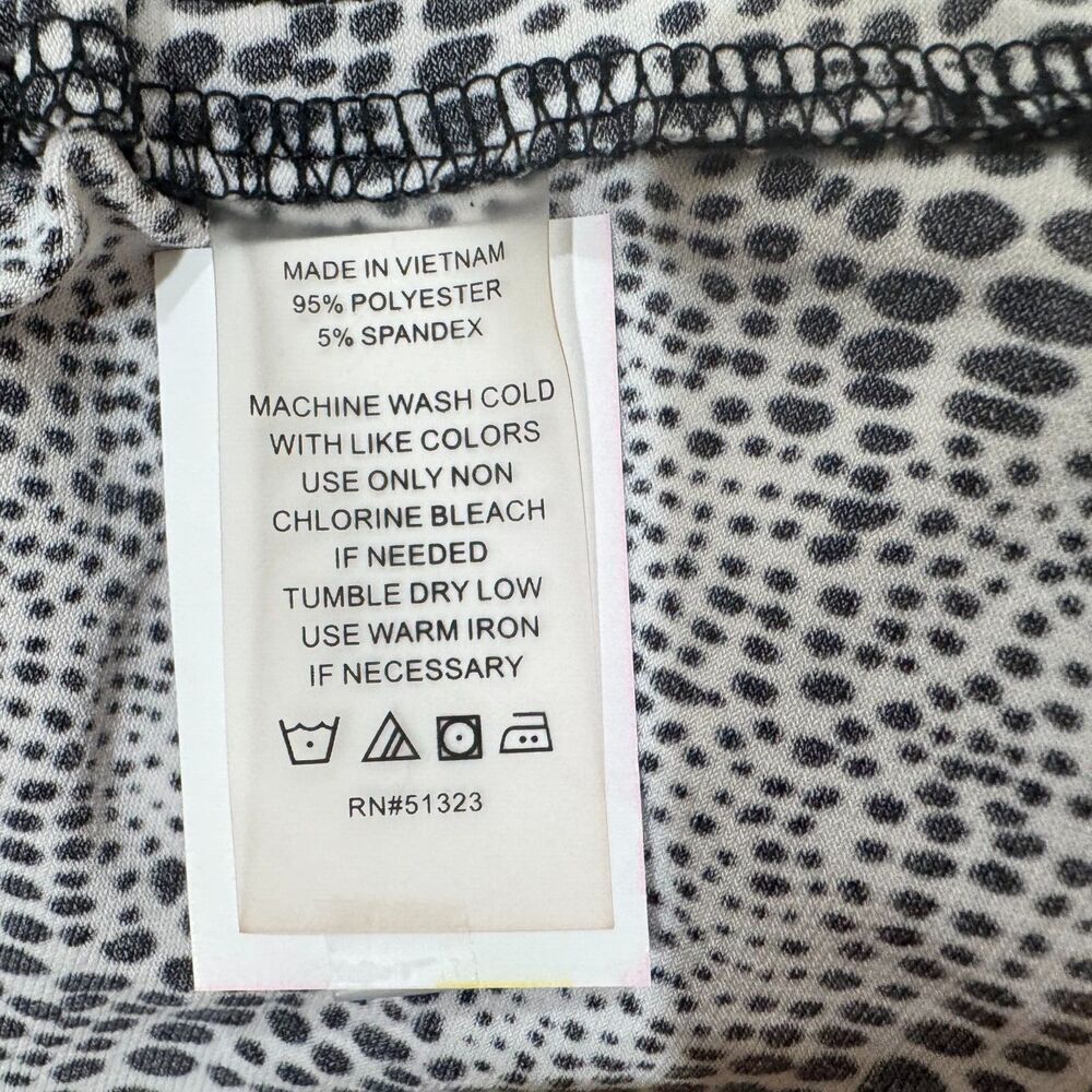 Vince Camuto Top Sz S VNeck Sleeveless White Black Print Pullover Side Ruching