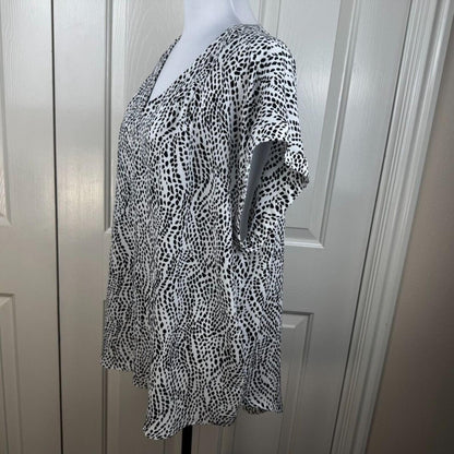 Simply Vera Wang Women Top Sz XXL Black & White Spots VNeck Cap Sleeves