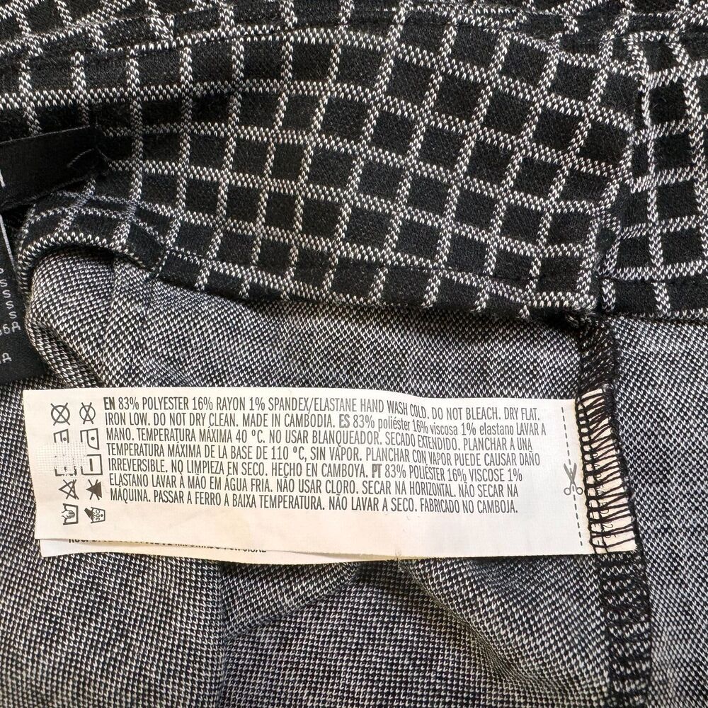Forever 21 Mini Skirt Sz S Black and gray back zipper front hem slit