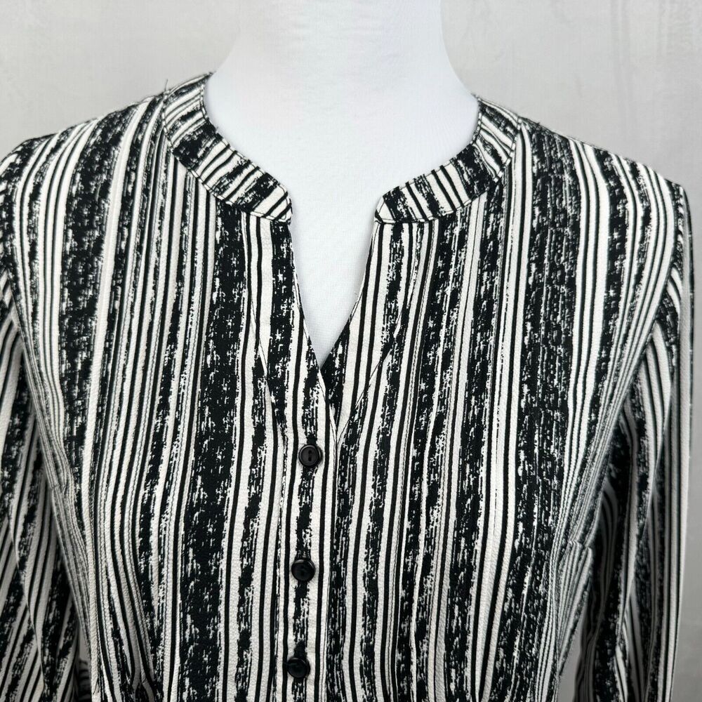 NY Collection Top Sz S Black White Stretchy Henley Neck Roll Up Sleeves Pleated