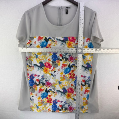 KUT From The Kloth Top Sz M Back Zipper Short Sleeves Gray + Front Floral Print